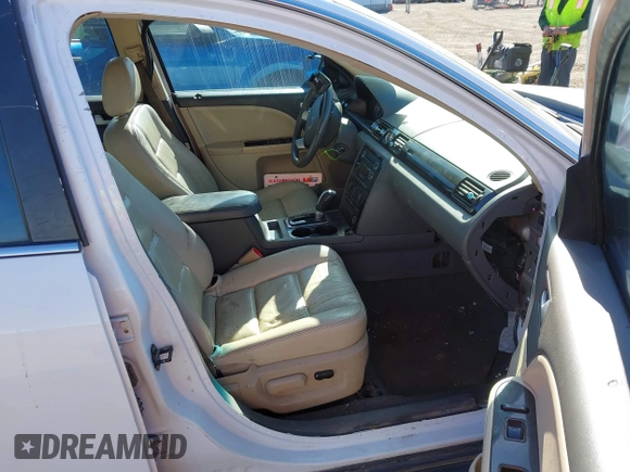 2008 Mercury Sable with VIN 1MEHM40W98G601203, listed as a IAAI auction lot 42039819 with Not Provided miles. Bid and sale history available at carsss.com. Image 5.