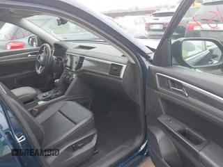 2021 Volkswagen Atlas SEL with VIN 1V2BR2CA8MC505723, listed as a IAAI auction lot 41423187 with 55,890 mi miles and . Bid and sale history available at DreamBid. Image 5.