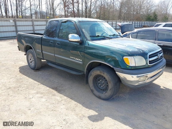 2000 Toyota Tundra SR5 with VIN 5TBBT4414YS029366, listed as a IAAI auction lot 41806120 with 352,418 mi miles. Bid and sale history available at carsss.com. Image 1.