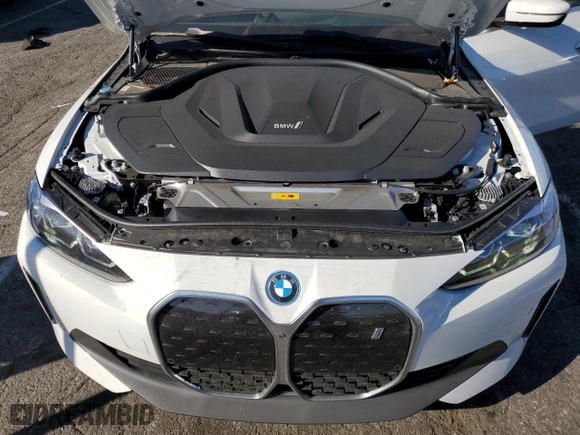 2024 BMW i4 eDrive40 with VIN WBY73AW09RFS60019, listed as a Copart auction lot 88818405 with 3,363 mi miles and Salvage Title. Bid and sale history available at carsss.com. Image 11.