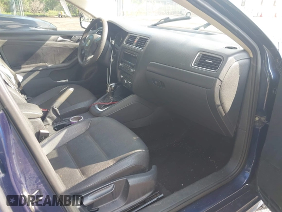 2012 Volkswagen Jetta SE with VIN 3VWDP7AJ0CM086860, listed as a IAAI auction lot 42751399 with 177,890 mi miles and . Bid and sale history available at DreamBid. Image 5.
