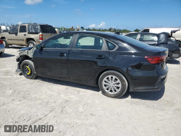 2021 Kia Forte LXS with VIN 3KPF24AD4ME409208, listed as a Copart auction lot 61753175 with 42,131 mi miles and Salvage title. Bid and sale history available at DreamBid. Image 2.
