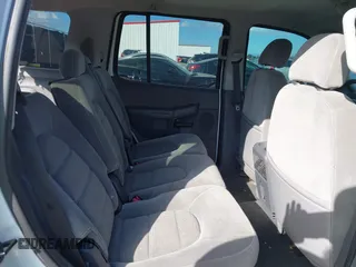 2005 Ford Explorer XLT z VIN 1FMZU63W25ZA20845, wystawiony jako IAAI lot #41790447 z przebiegiem 130 117 mil mil oraz . Historia ofert i sprzedaży dostępna na DreamBid. Obrazek 8.