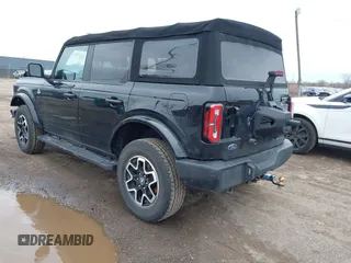 2022 Ford Bronco with VIN 1FMDE5BH9NLB84598, listed as a IAAI auction lot 41943910 with 43,823 mi miles. Bid and sale history available at carsss.com. Image 3.