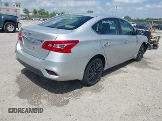 2017 Nissan Sentra S с VIN 3N1AB7AP9HY387249, выставлен на аукционе IAAI как лот 42263870 с пробегом 164 281 миль миль и . История ставок и продаж доступна на DreamBid. Изображение 4.