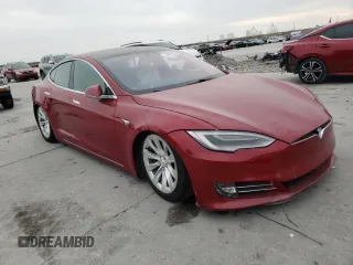 2019 Tesla Model S 75D z VIN 5YJSA1E29KF347384, wystawiony jako Copart lot #50622555 z przebiegiem Nie podano mil oraz Szkoda całkowita • Salvage title. Historia ofert i sprzedaży dostępna na DreamBid. Obrazek 4.