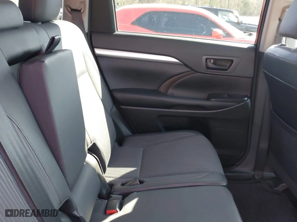2016 Toyota Highlander LE Plus with VIN 5TDZKRFH4GS134343, listed as a IAAI auction lot 41698838 with 149,189 mi miles. Bid and sale history available at carsss.com. Image 8.
