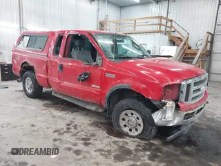 2005 Ford Super Duty F-250 XL with VIN 1FTSX21P35EA21043, listed as a IAAI auction lot 41348530 with 133,202 mi miles. Bid and sale history available at carsss.com. Image 1.