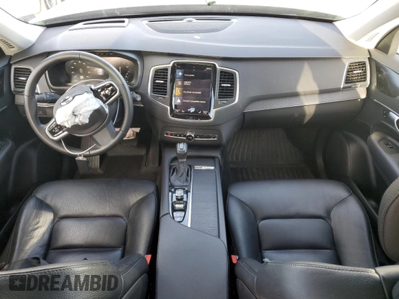 2020 Volvo XC90 Momentum with VIN YV4102PK7L1532199, listed as a Copart auction lot 45492805 with 47,553 mi miles and Salvage Title. Bid and sale history available at carsss.com. Image 8.