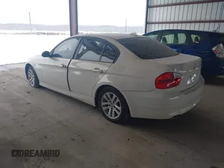 2006 BMW 3 Series 325i with VIN WBAVB17526NK38349, listed as a IAAI auction lot 41510576 with 135,574 mi miles. Bid and sale history available at carsss.com. Image 3.