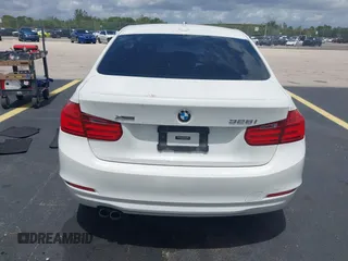 2013 BMW 3 Series 328i xDrive с VIN WBA3B5C54DF597262, выставлен на аукционе IAAI как лот 42640101 с пробегом 109 136 миль миль и . История ставок и продаж доступна на DreamBid. Изображение 16.