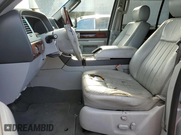 2006 Lincoln Navigator Luxury with VIN 5LMFU27506LJ12017, listed as a Copart auction lot 84655314 with 203,743 mi miles and Clean Title. Bid and sale history available at carsss.com. Image 7.