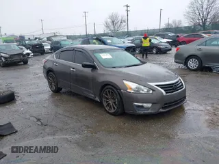 2015 Nissan Altima 2.5 SL with VIN 1N4AL3AP7FN337517, listed as a IAAI auction lot 41076075 with 143,635 mi miles. Bid and sale history available at carsss.com. Image 1.