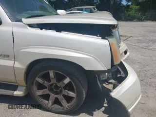 2003 Cadillac Escalade с VIN 1GYEC63T83R134948, выставлен на аукционе IAAI как лот 42321391 с пробегом 289 207 миль миль и . История ставок и продаж доступна на DreamBid. Изображение 6.