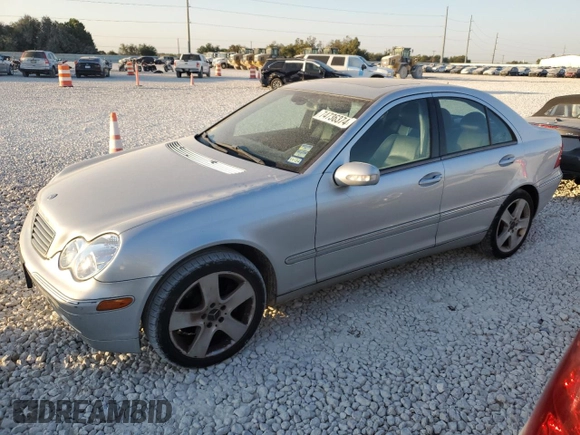 2003 Mercedes-Benz C 320 with VIN WDBRF64J33F325589, listed as a Copart auction lot 74736374 with 112,830 mi miles and Salvage Title. Bid and sale history available at DreamBid. Image 1.