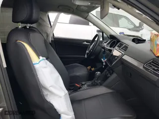 2018 Volkswagen Tiguan SEL with VIN 3VV2B7AX0JM016321, listed as a IAAI auction lot 41883513 with 50,029 mi miles. Bid and sale history available at carsss.com. Image 5.
