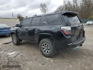 2022 Toyota 4Runner TRD Off Road with VIN JTEPU5JR1N6081474, listed as a Copart auction lot 47635025 with 60,673 mi miles and Clean Title. Bid and sale history available at carsss.com. Image 2.