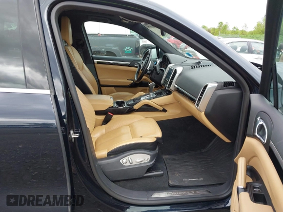 2017 Porsche Cayenne S z VIN WP1AB2A24HLA53402, wystawiony jako IAAI lot #42241178 z przebiegiem 140 801 mil mil oraz . Historia ofert i sprzedaży dostępna na DreamBid. Obrazek 5.
