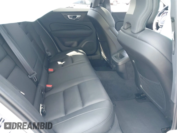 2025 Volvo V60 Plus z VIN YV4L12WK3S2148033, wystawiony jako IAAI lot #42389242 z przebiegiem 1 471 mil mil oraz . Historia ofert i sprzedaży dostępna na DreamBid. Obrazek 8.