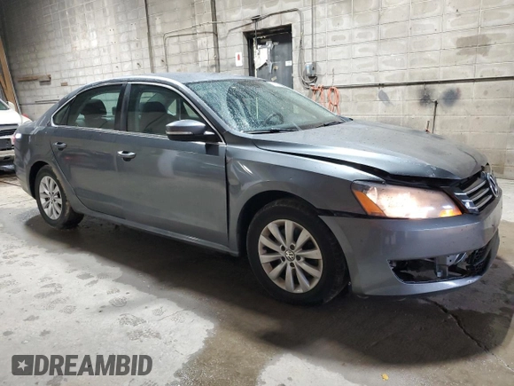 2014 Volkswagen Passat S z VIN 1VWAS7A39EC024588, wystawiony jako Copart lot #57968045 z przebiegiem 131 284 mil mil oraz Szkoda całkowita • Salvage title. Historia ofert i sprzedaży dostępna na DreamBid. Obrazek 4.
