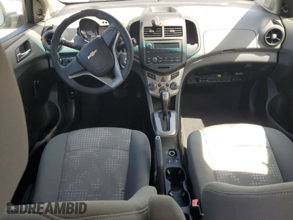 2012 Chevrolet Sonic LS z VIN 1G1JA5SH5C4135658, wystawiony jako Copart lot #58280565 z przebiegiem 140 279 mil mil oraz Czysty tytuł • Clean title. Historia ofert i sprzedaży dostępna na DreamBid. Obrazek 8.
