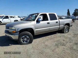 2002 Chevrolet Silverado 1500HD LT z VIN 1GCGK13U12F106955, wystawiony jako Copart lot #71199304 z przebiegiem Nie podano mil oraz Szkoda całkowita • Salvage title. Historia ofert i sprzedaży dostępna na DreamBid. Obrazek 1.
