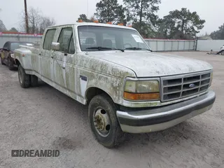 1994 Ford F-350 z VIN 1FTJW35G9REA06079, wystawiony jako IAAI lot #41788888 z przebiegiem 135 062 mil mil oraz . Historia ofert i sprzedaży dostępna na DreamBid. Obrazek 1.