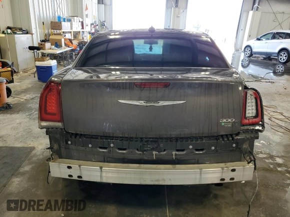 2019 Chrysler 300 S z VIN 2C3CCABG8KH689406, wystawiony jako Copart lot #48903385 z przebiegiem 129 498 mil mil oraz Tytuł czysty. Historia ofert i sprzedaży dostępna na DreamBid. Obrazek 6.