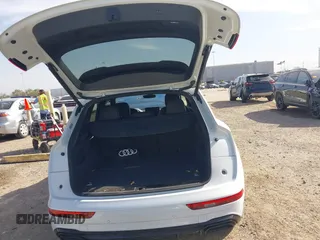 2024 Audi Q5 S line Premium Plus с VIN WA1E2AFYXR2135114, выставлен на аукционе IAAI как лот 41734594 с пробегом 2 354 миль миль и . История ставок и продаж доступна на DreamBid. Изображение 18.