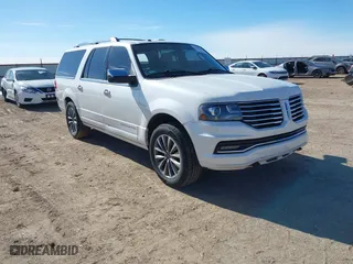 2015 Lincoln Navigator L with VIN 5LMJJ3HT2FEJ01577, listed as a IAAI auction lot 41397392 with 199,445 mi miles. Bid and sale history available at carsss.com. Image 1.