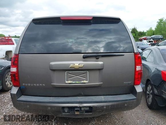 2011 Chevrolet Suburban LT with VIN 1GNSCJE03BR267184, listed as a IAAI auction lot 42156424 with 307,618 mi miles. Bid and sale history available at carsss.com. Image 16.