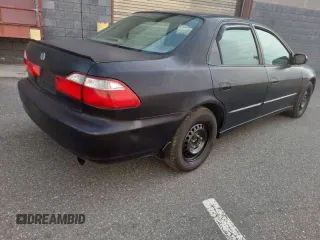 1998 Honda Accord EX with VIN 1HGCG5553WA181576, listed as a Copart auction lot 73632904 with 268,641 mi miles and Clean title. Bid and sale history available at DreamBid. Image 4.