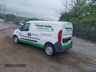 2016 Ram ProMaster City Cargo Tradesman z VIN ZFBERFAT7G6B26912, wystawiony jako IAAI lot #42202902 z przebiegiem 81 553 mil mil oraz . Historia ofert i sprzedaży dostępna na DreamBid. Obrazek 3.