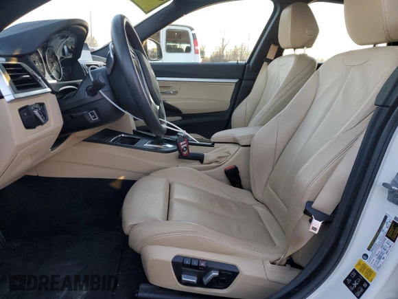 2018 BMW 3 Series 330i xDrive with VIN WBA8Z9C57JB220596, listed as a Copart auction lot 83203274 with 64,145 mi miles and Salvage Title. Bid and sale history available at carsss.com. Image 7.