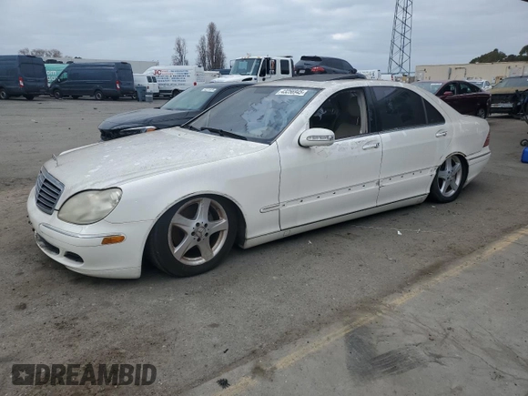 2005 Mercedes-Benz S-Class 5.0L with VIN WDBNG75J45A440752, listed as a Copart auction lot 43256945 with 9,068 mi miles and Clean Title. Bid and sale history available at carsss.com. Image 1.