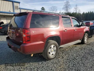 2008 Chevrolet Suburban Commercial with VIN 1GNFK16398J218883, listed as a Copart auction lot 84930504 with 263,984 mi miles and Salvage Title. Bid and sale history available at carsss.com. Image 3.