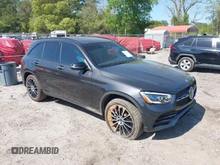 2021 Mercedes-Benz GLC 300 z VIN W1N0G8EBXMF995869, wystawiony jako IAAI lot #42072633 z przebiegiem 68 332 mil mil oraz . Historia ofert i sprzedaży dostępna na DreamBid. Obrazek 1.