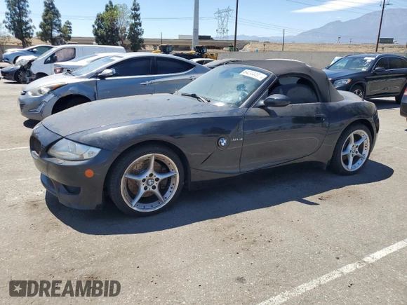 2006 BMW Z4 3.0si z VIN 4USBU53586LX01503, wystawiony jako Copart lot #64244495 z przebiegiem 116 616 mil mil oraz Szkoda całkowita • Salvage title. Historia ofert i sprzedaży dostępna na DreamBid. Obrazek 1.