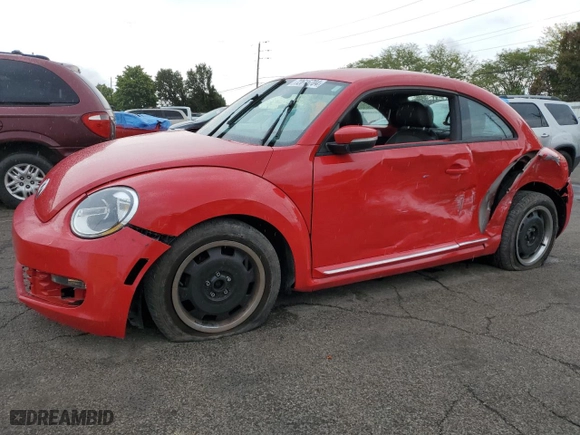 2012 Volkswagen Beetle 2.5L w/Sun PZEV with VIN 3VWJP7AT8CM625830, listed as a Copart auction lot 72615704 with 121,356 mi miles and Salvage Title. Bid and sale history available at carsss.com. Image 1.