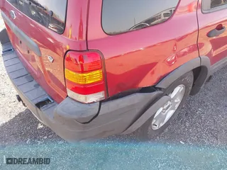 2005 Ford Escape XLT with VIN 1FMCU93115KB29320, listed as a IAAI auction lot 41768208 with 162,047 mi miles. Bid and sale history available at carsss.com. Image 6.