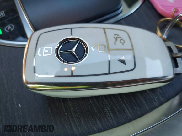 2020 Mercedes-Benz GLC 300 с VIN WDC0G8DB7LF717786, выставлен на аукционе IAAI как лот 40901142 с пробегом 74 581 миль миль и . История ставок и продаж доступна на DreamBid. Изображение 11.