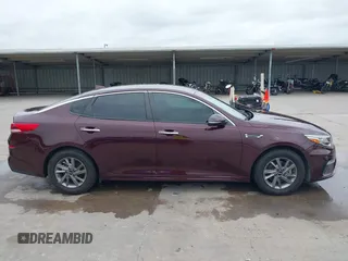 2020 Kia Optima LX z VIN 5XXGT4L37LG402118, wystawiony jako IAAI lot #42137289 z przebiegiem 47 646 mil mil oraz . Historia ofert i sprzedaży dostępna na DreamBid. Obrazek 13.
