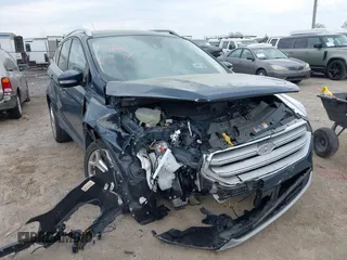 2019 Ford Escape Titanium with VIN 1FMCU9J95KUC19062, listed as a IAAI auction lot 42112188 with 26,100 mi miles. Bid and sale history available at carsss.com. Image 6.