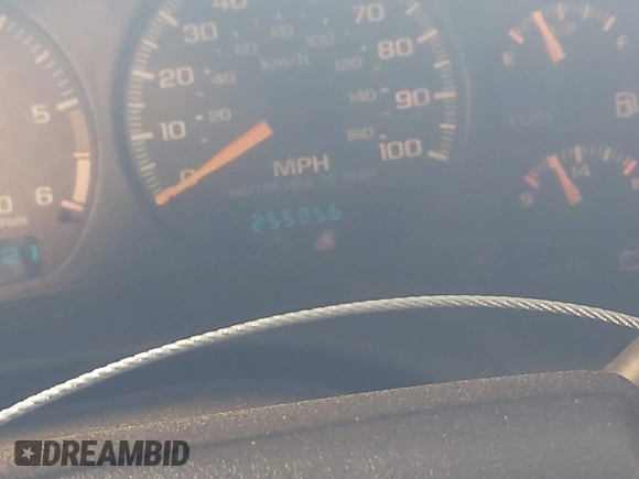 2000 Chevrolet Blazer LT z VIN 1GNDT13W9Y2350118, wystawiony jako IAAI lot #42255823 z przebiegiem 255 056 mil mil oraz . Historia ofert i sprzedaży dostępna na DreamBid. Obrazek 7.