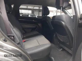 2013 Kia Sorento LX с VIN 5XYKT4A11DG418520, выставлен на аукционе IAAI как лот 42666037 с пробегом 179 798 миль миль и . История ставок и продаж доступна на DreamBid. Изображение 8.