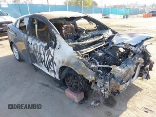 2020 Toyota Prius LE z VIN JTDKARFP8L3151282, wystawiony jako IAAI lot #41988421 z przebiegiem Nie podano mil oraz . Historia ofert i sprzedaży dostępna na DreamBid. Obrazek 1.