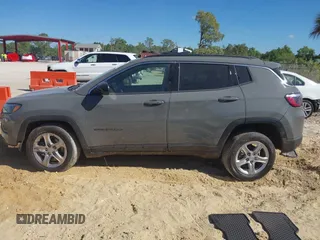 2024 Jeep Compass Latitude with VIN 3C4NJDBN5RT586715, listed as a IAAI auction lot 41840320 with 5,636 mi miles and . Bid and sale history available at DreamBid. Image 15.