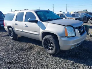 2007 GMC Yukon XL SLT with VIN 1GKFK16347J207298, listed as a IAAI auction lot 41665986 with 223,161 mi miles. Bid and sale history available at carsss.com. Image 1.