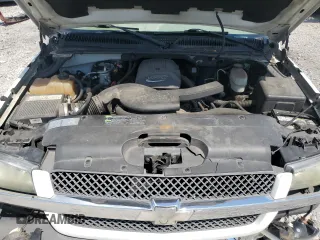 2004 Chevrolet Avalanche Z66 with VIN 3GNEC12TX4G254821, listed as a Copart auction lot 69406084 with 175,656 mi miles and Salvage Title. Bid and sale history available at carsss.com. Image 12.