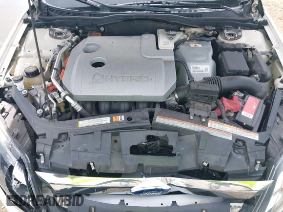2010 Ford Fusion Hybrid with VIN 3FADP0L33AR392806, listed as a IAAI auction lot 41811194 with 131,627 mi miles. Bid and sale history available at carsss.com. Image 10.